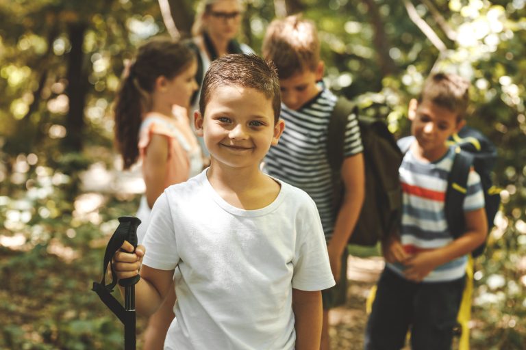 Quand la vie devient le programme scolaire : l'aventure Clonlara